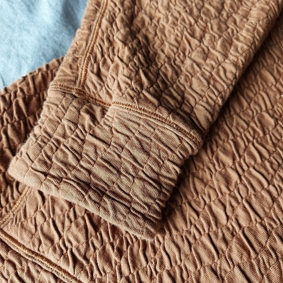 Lululemon Rippled V-Neck Pullover - Picture 9 of 10